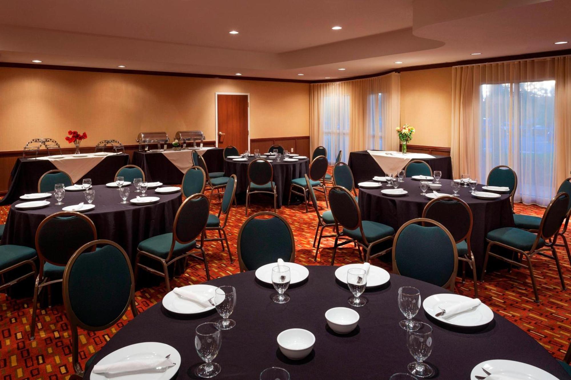 Courtyard Ventura סימי ואלי מראה חיצוני תמונה