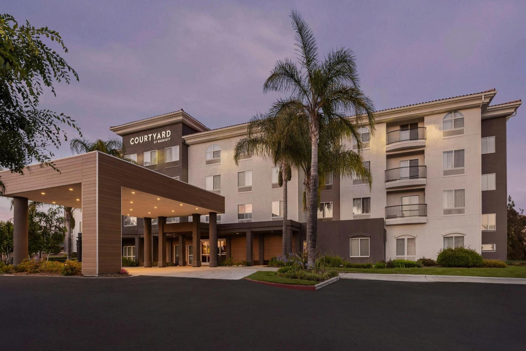 Courtyard Ventura סימי ואלי מראה חיצוני תמונה