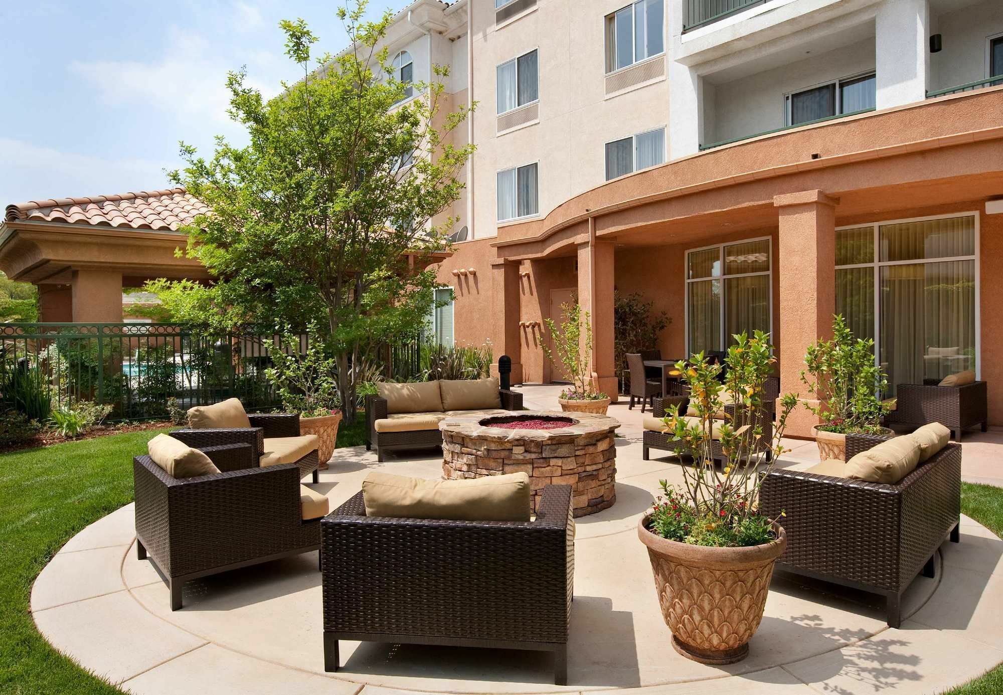Courtyard Ventura סימי ואלי מראה חיצוני תמונה